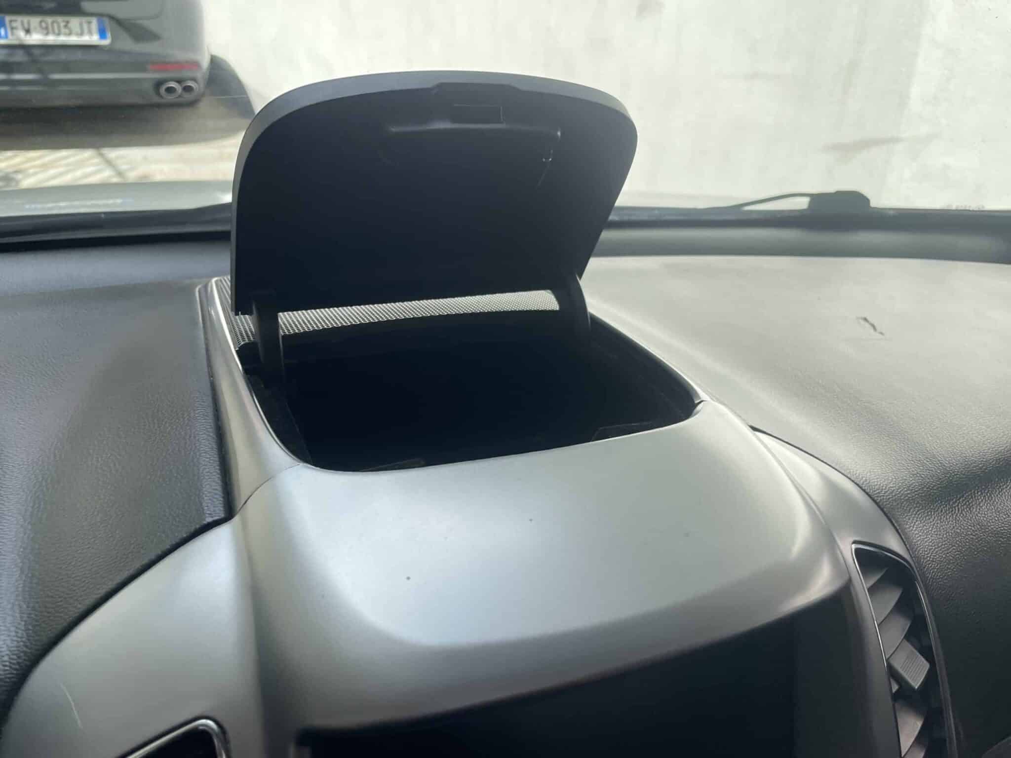 chevrolet-captiva-7-posti-interni-in-pelle-18-chevrolet-captiva-2011-7-posti-die