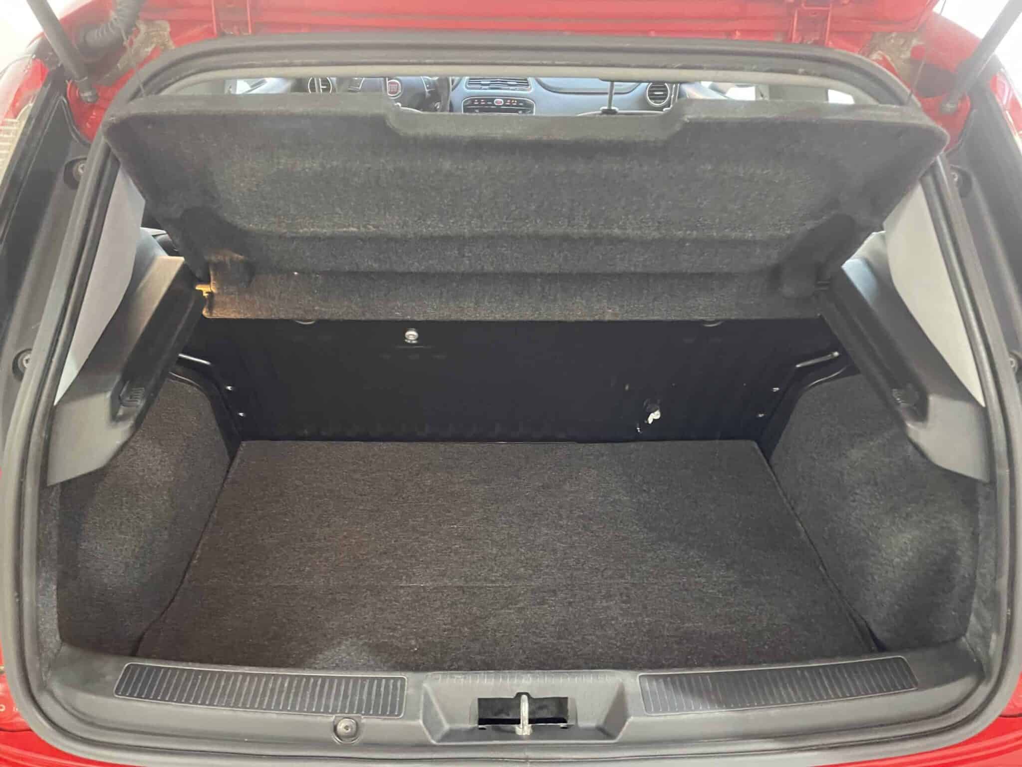 fiat-punto-neopatentati-benzinametano-14-fiat-punto-2013-metano-neopatentati-sca