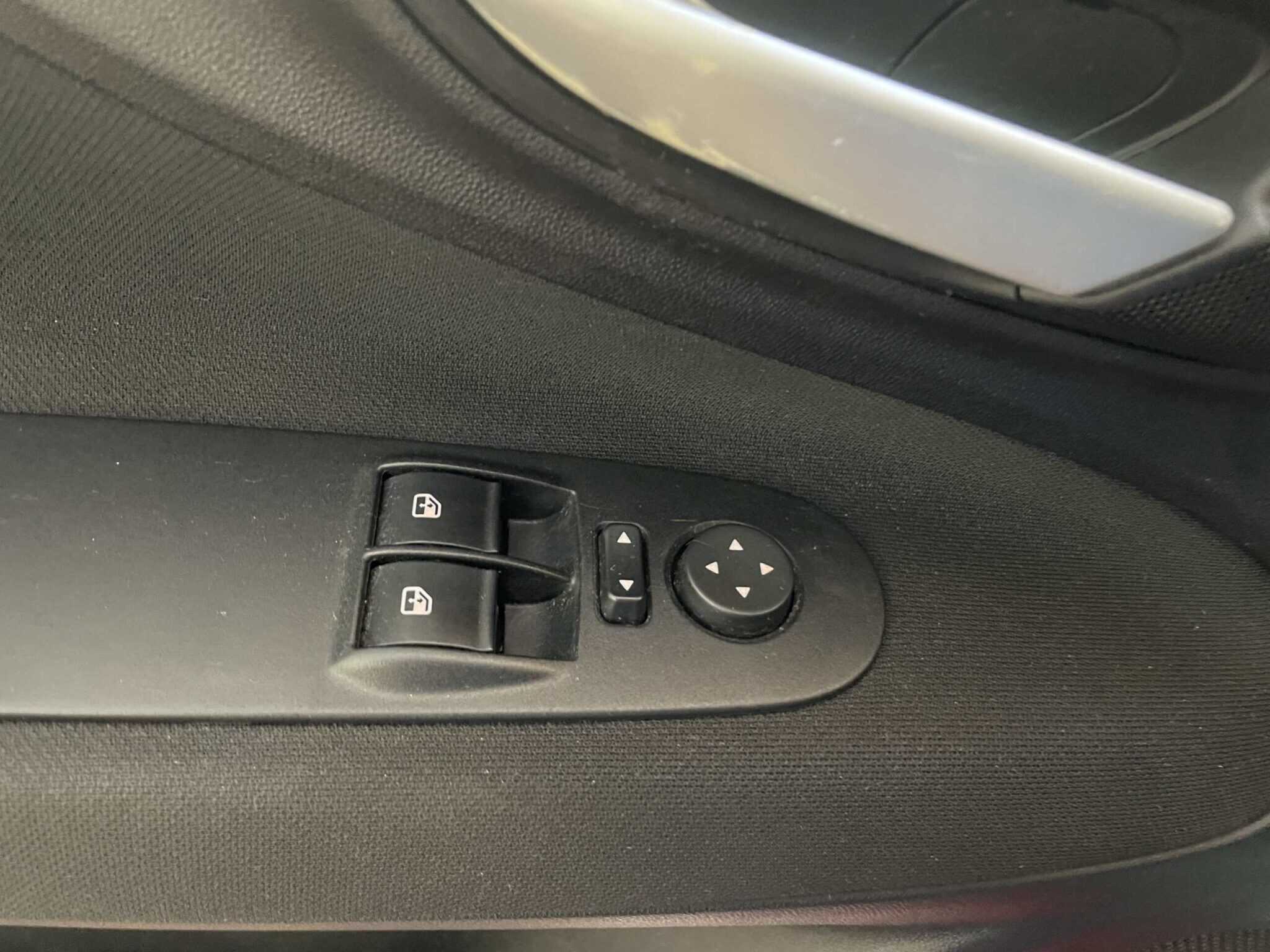 fiat-punto-neopatentati-benzinametano-22-fiat-punto-2013-metano-neopatentati-acc