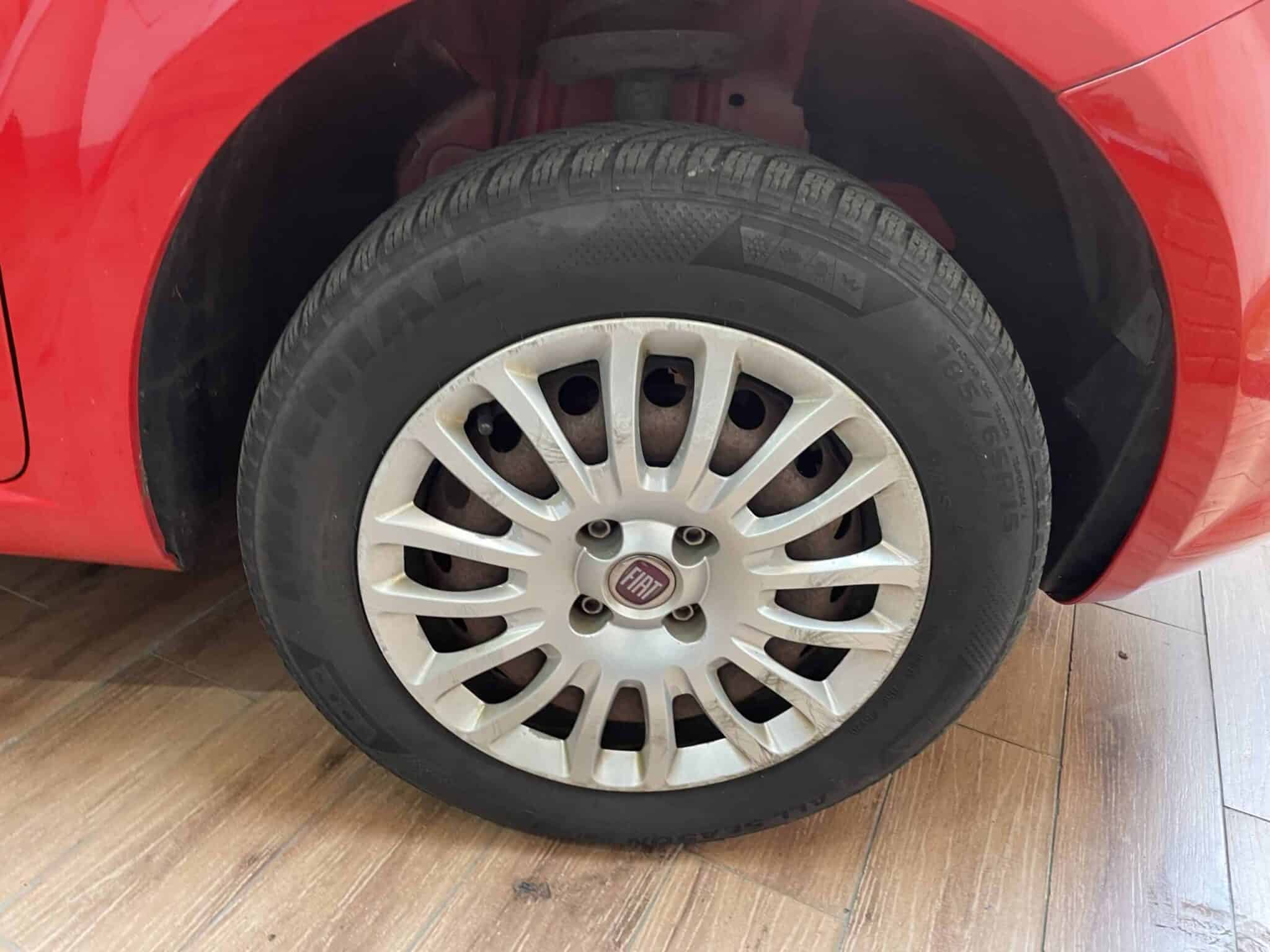 fiat-punto-neopatentati-benzinametano-40-scaled