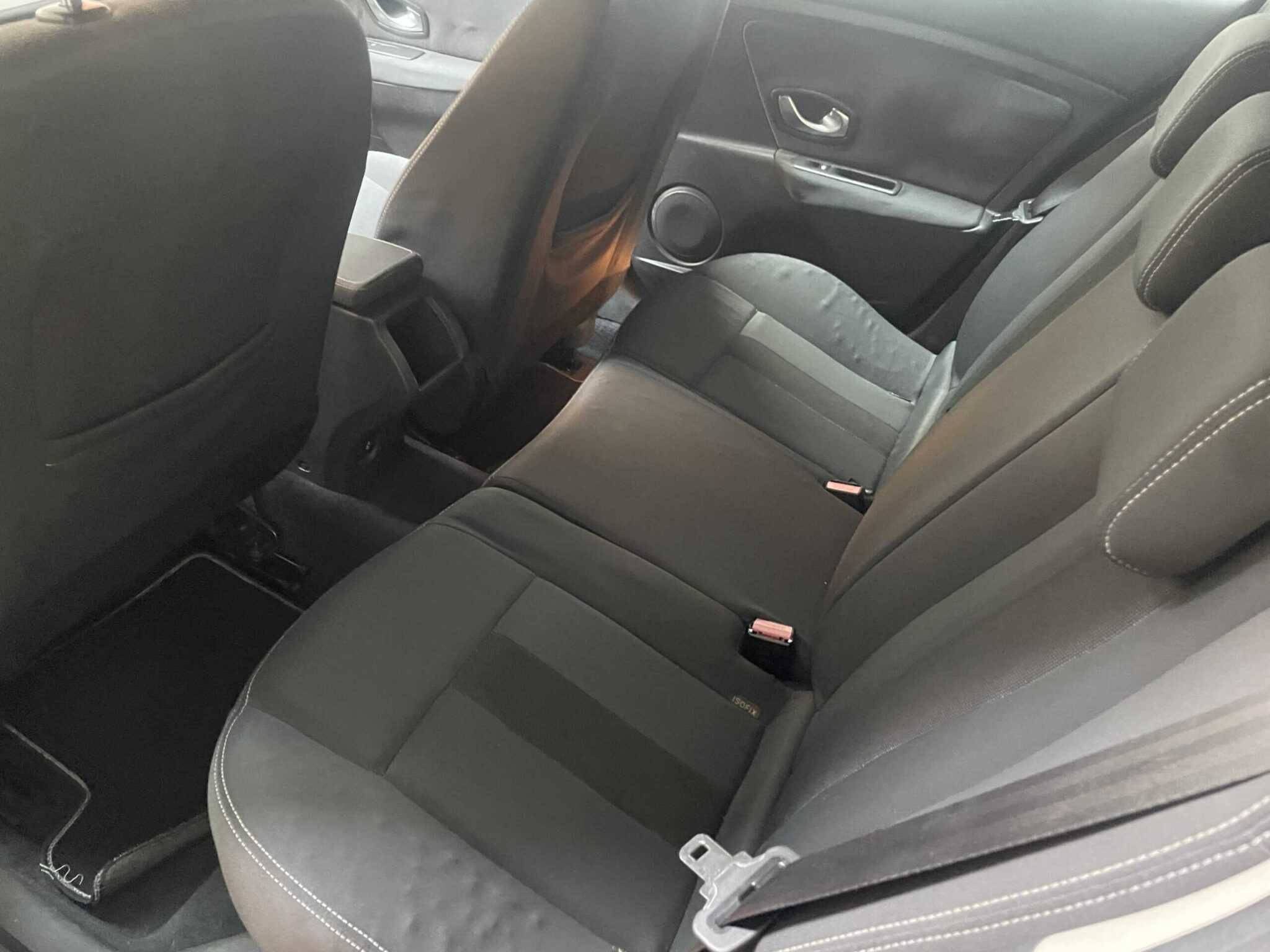 renault-megane-sw-spaziosa-buone-condizioni-12renault-megane-diesel-2009-sw--sca