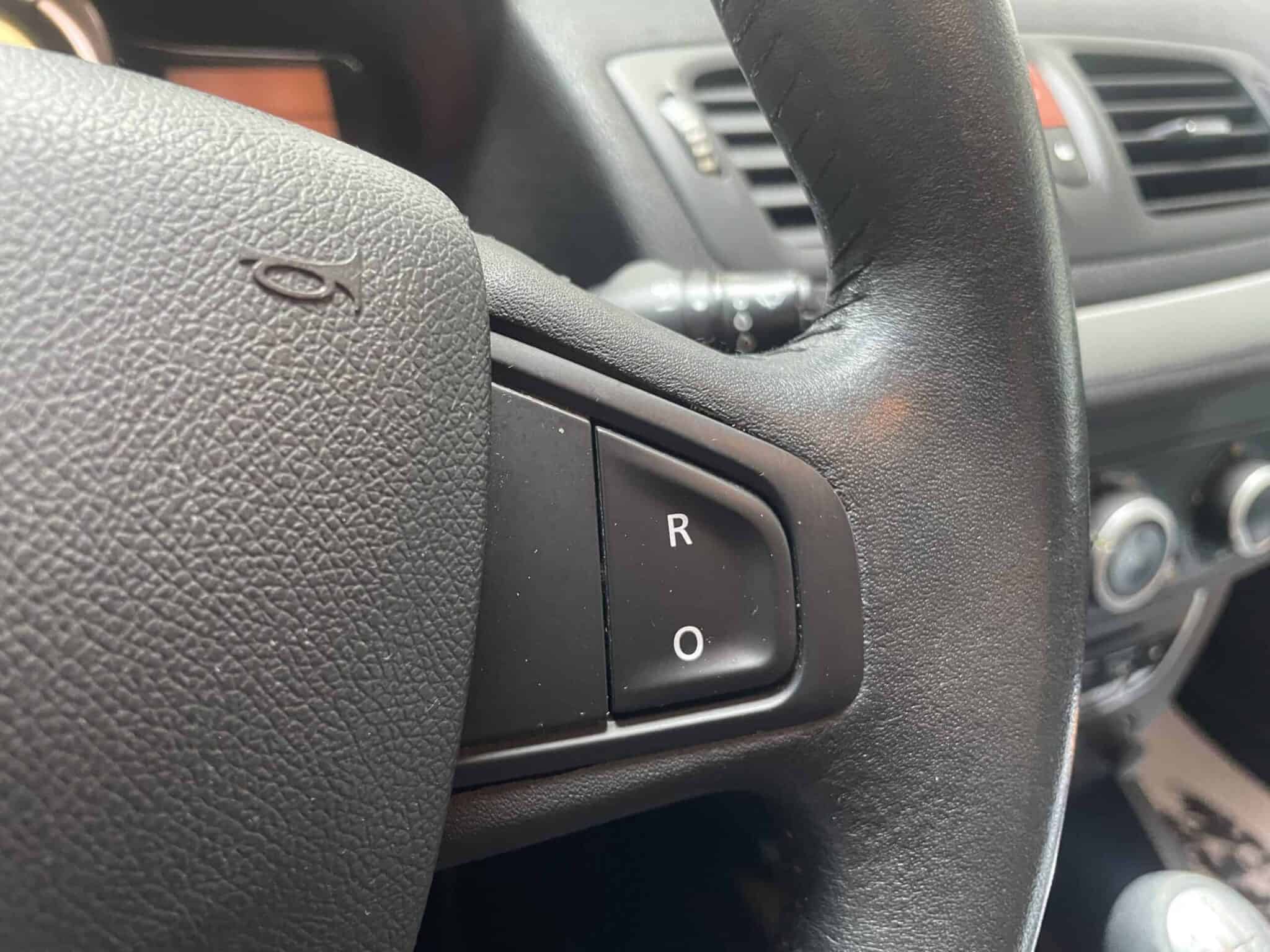 renault-megane-sw-spaziosa-buone-condizioni-23renault-megane-diesel-2009-sw-acce