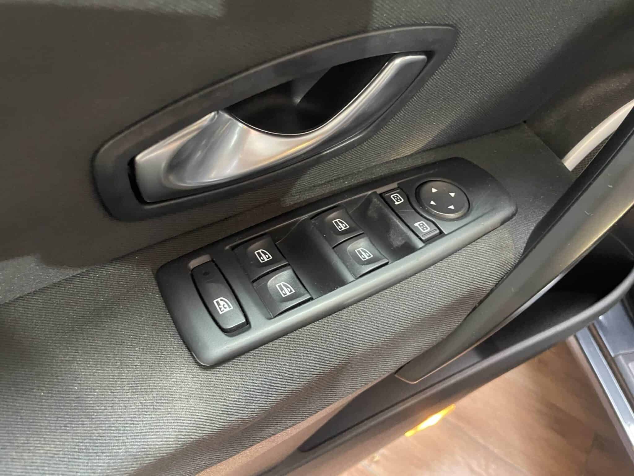 renault-megane-sw-spaziosa-buone-condizioni-25renault-megane-diesel-2009-sw-acce