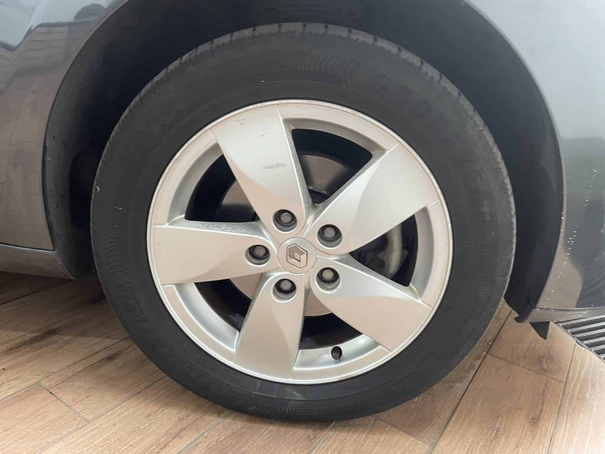 renault-megane-sw-spaziosa-buone-condizioni-31-scaled