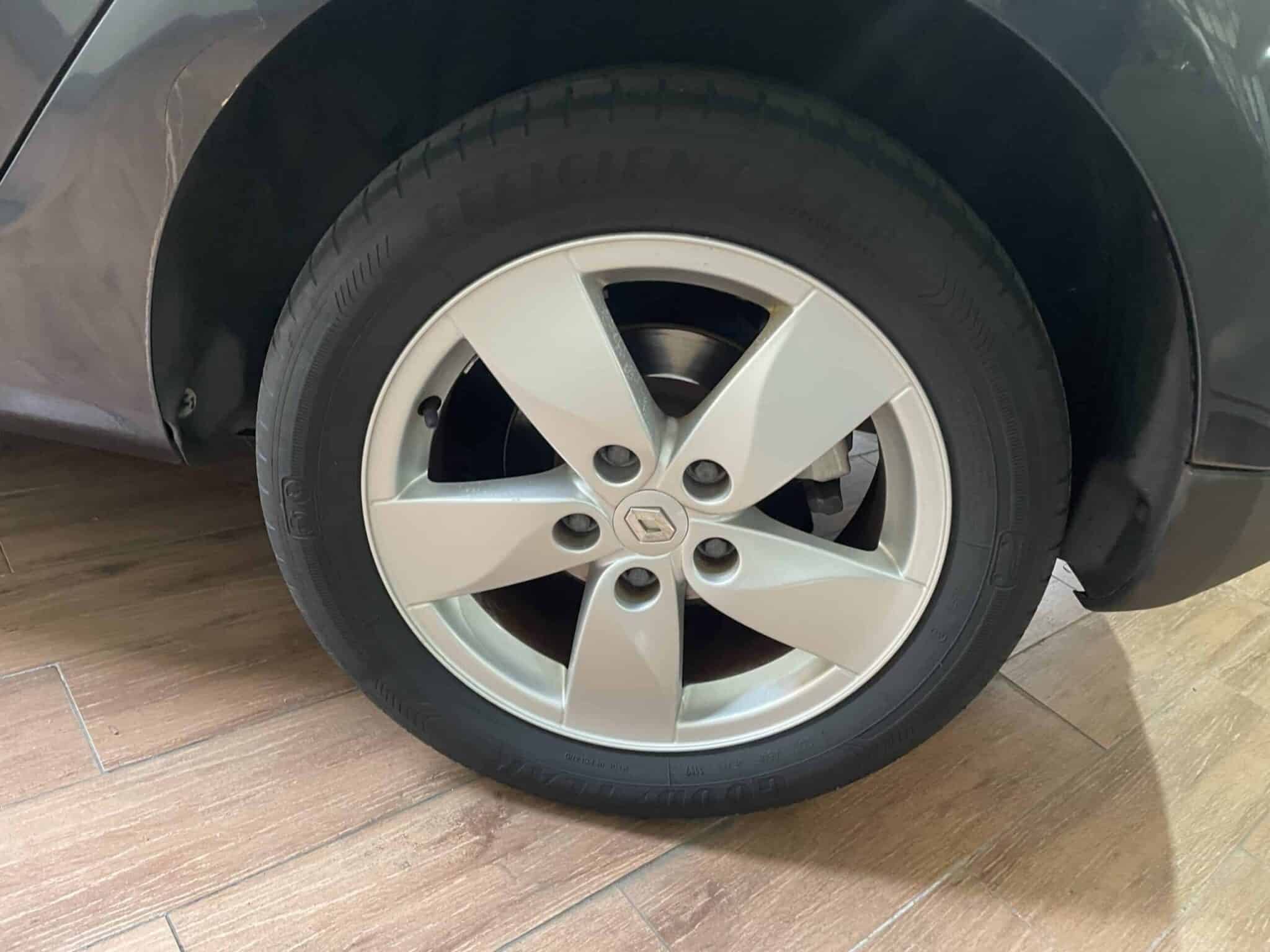 renault-megane-sw-spaziosa-buone-condizioni-33-scaled