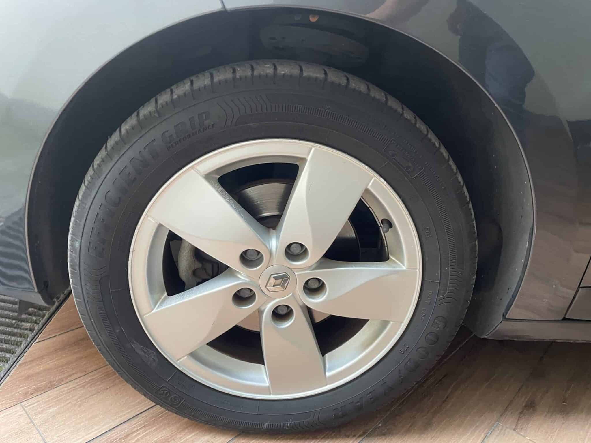 renault-megane-sw-spaziosa-buone-condizioni-34-scaled