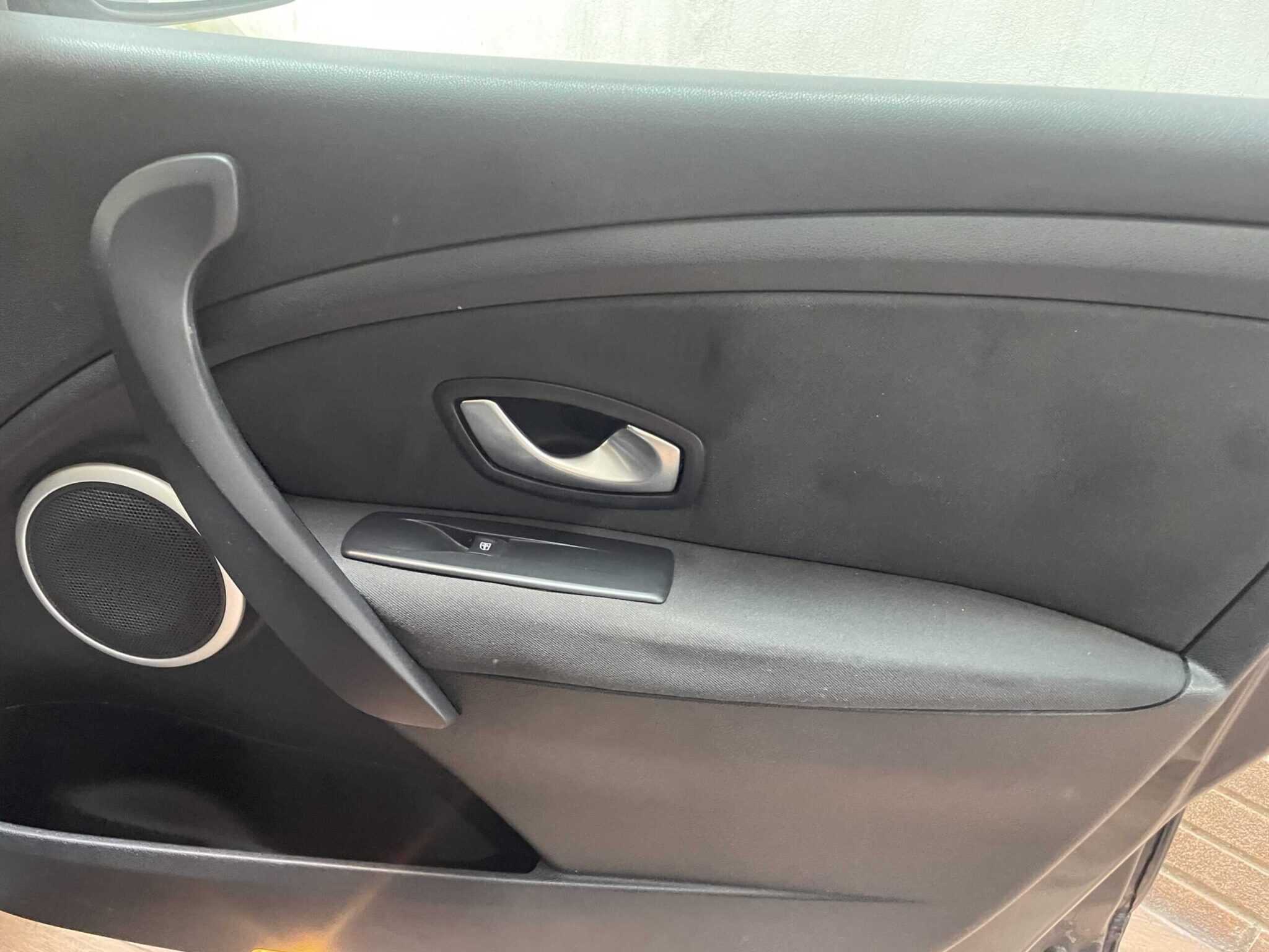 renault-megane-sw-spaziosa-buone-condizioni-36-scaled