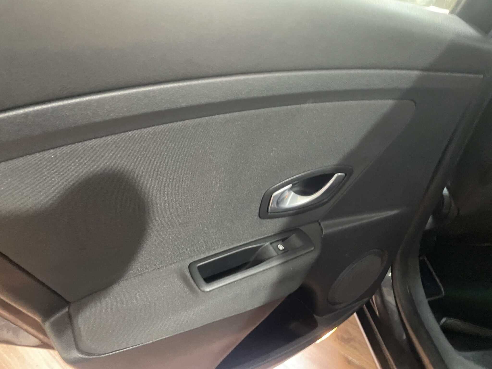 renault-megane-sw-spaziosa-buone-condizioni-37-scaled