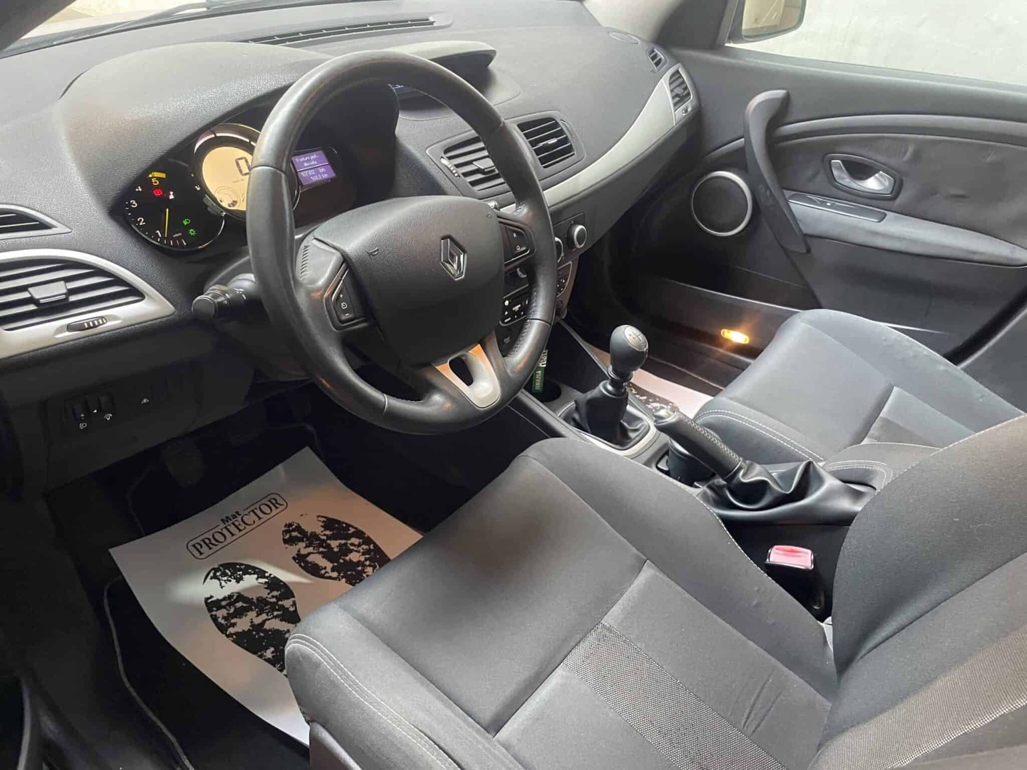 renault-megane-sw-spaziosa-buone-condizioni-9renault-megane-diesel-2009-sw--scal