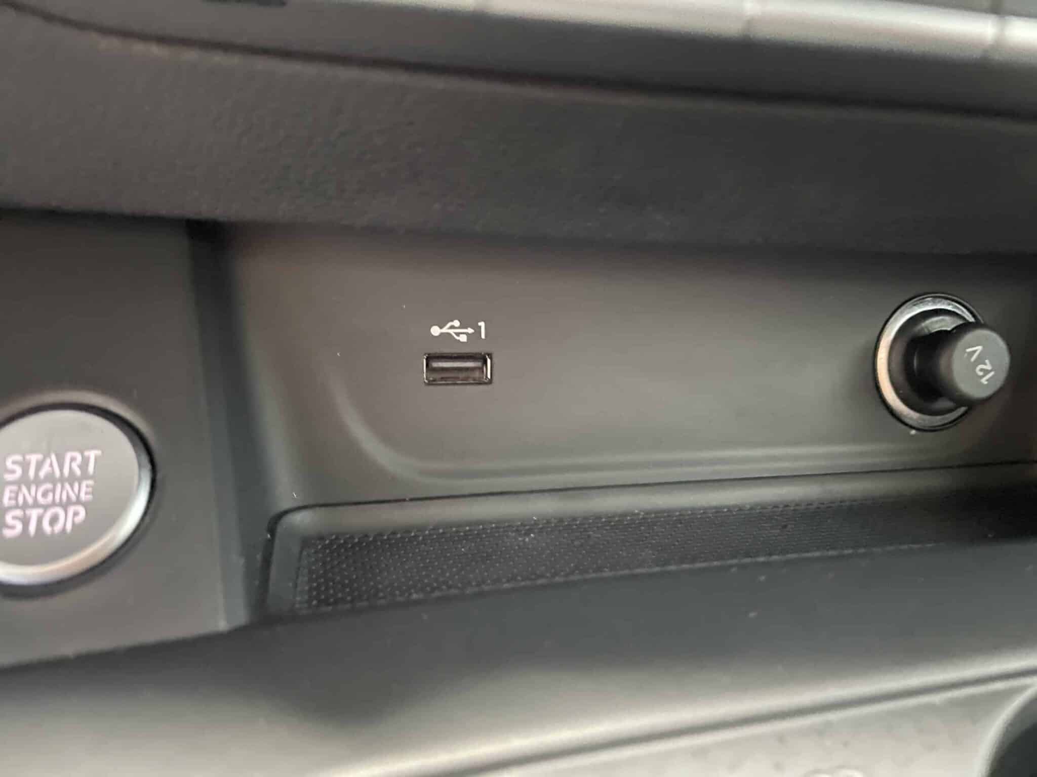 audi-a4-unico-proprietario-tagliandi-certificati-23-audi-a4-avant-2022-hybrida-d