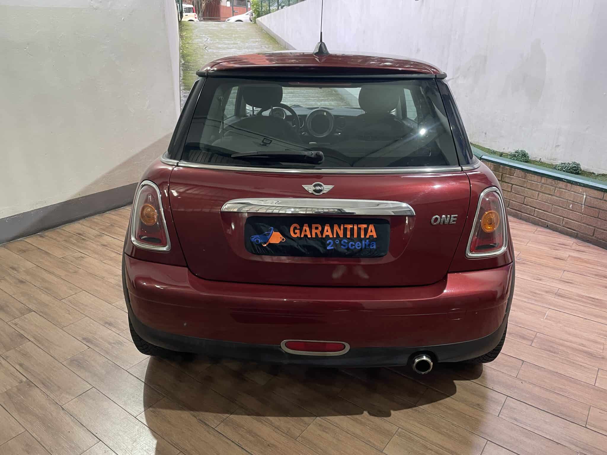 8 mini one 2007 benzina neopatentati