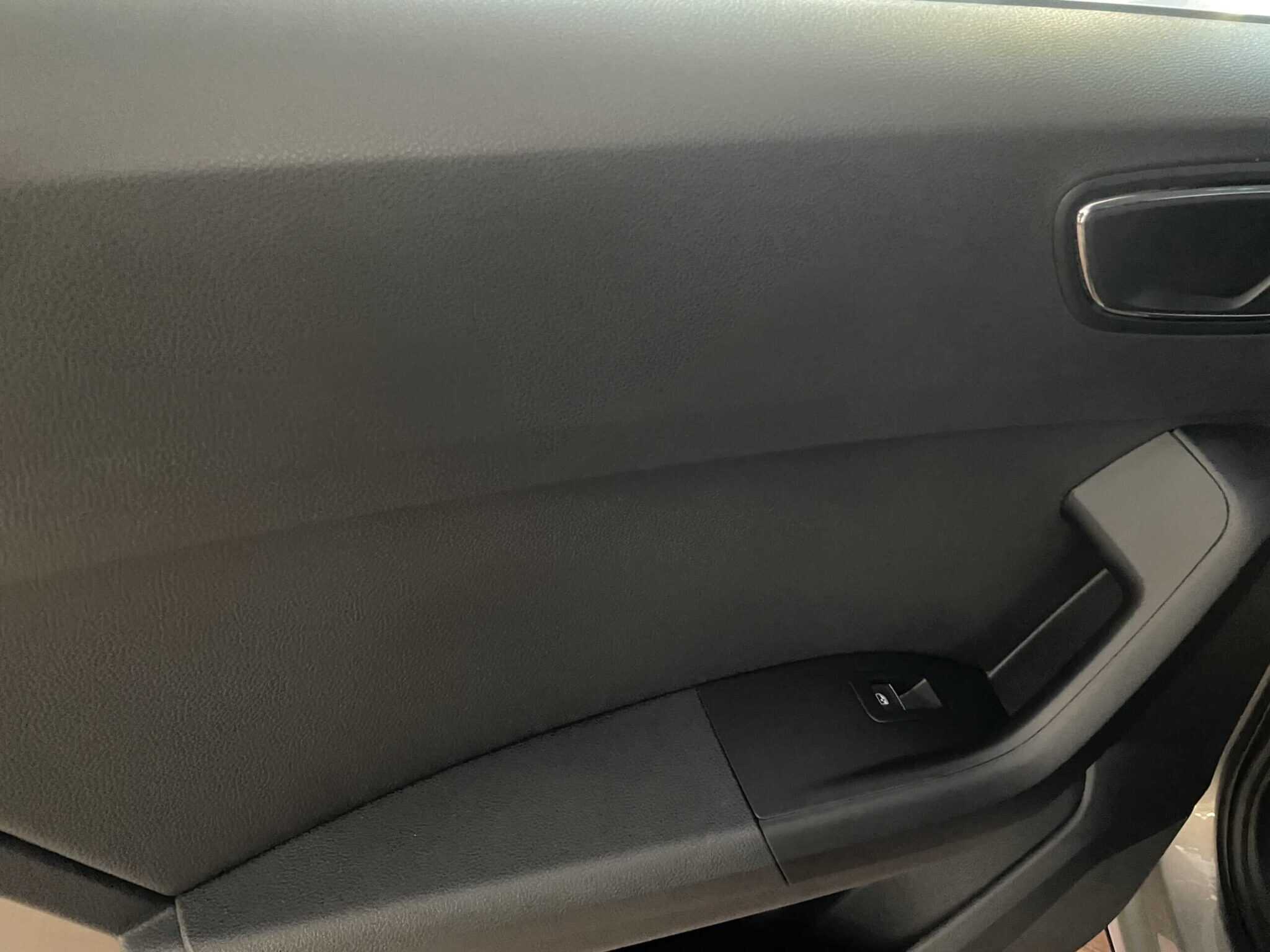 seat-ateca-150e-al-mese-automatico-unico-proprietario-58-scaled