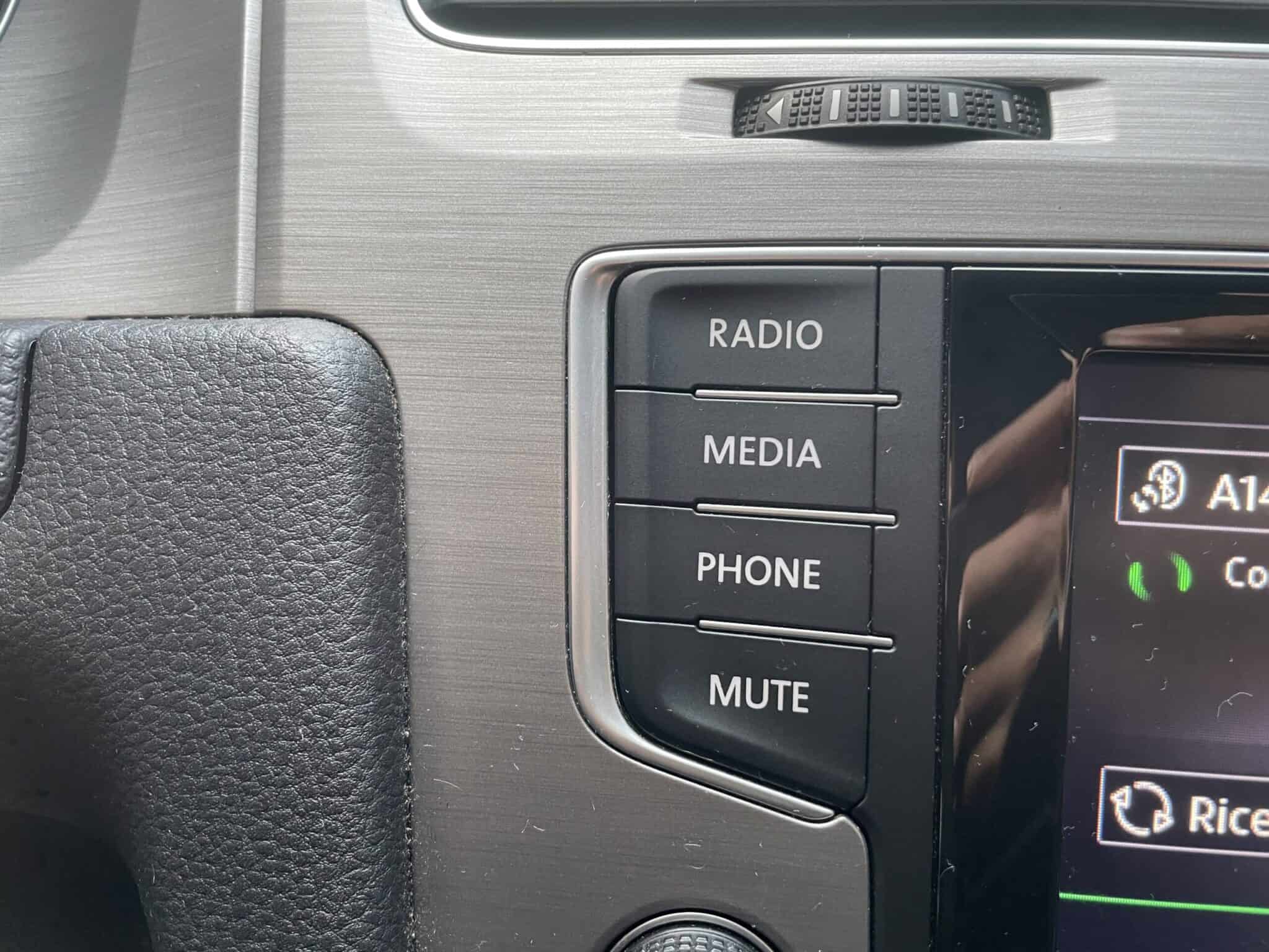 volkswagen-golf-neopatentati-metano-bassi-consumi-26-scaled